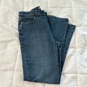 Women’s Lee jeans. 31 inch inseam size 14.